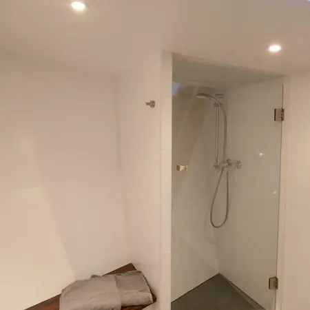 Boathotel Wilhelmina Tekne Rotterdam