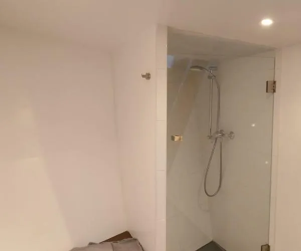 Boathotel Wilhelmina Úszó hotel Rotterdam