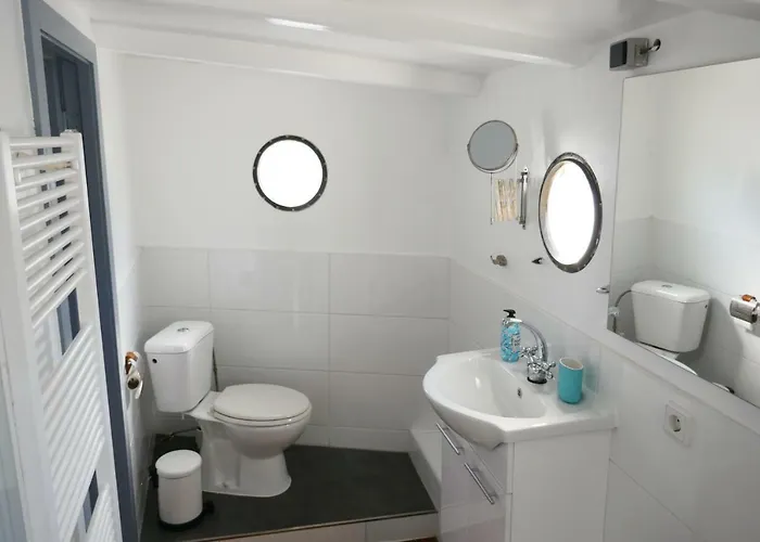 Botel Boathotel Wilhelmina