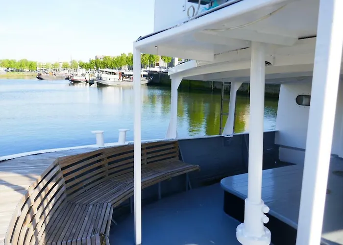 Boathotel Wilhelmina Botel *