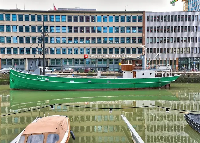 Boathotel Wilhelmina *